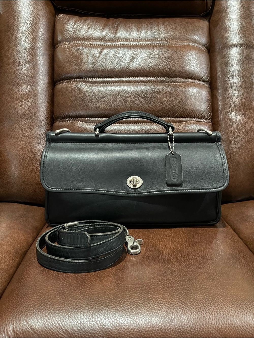 Vintage Coach city Willis bag